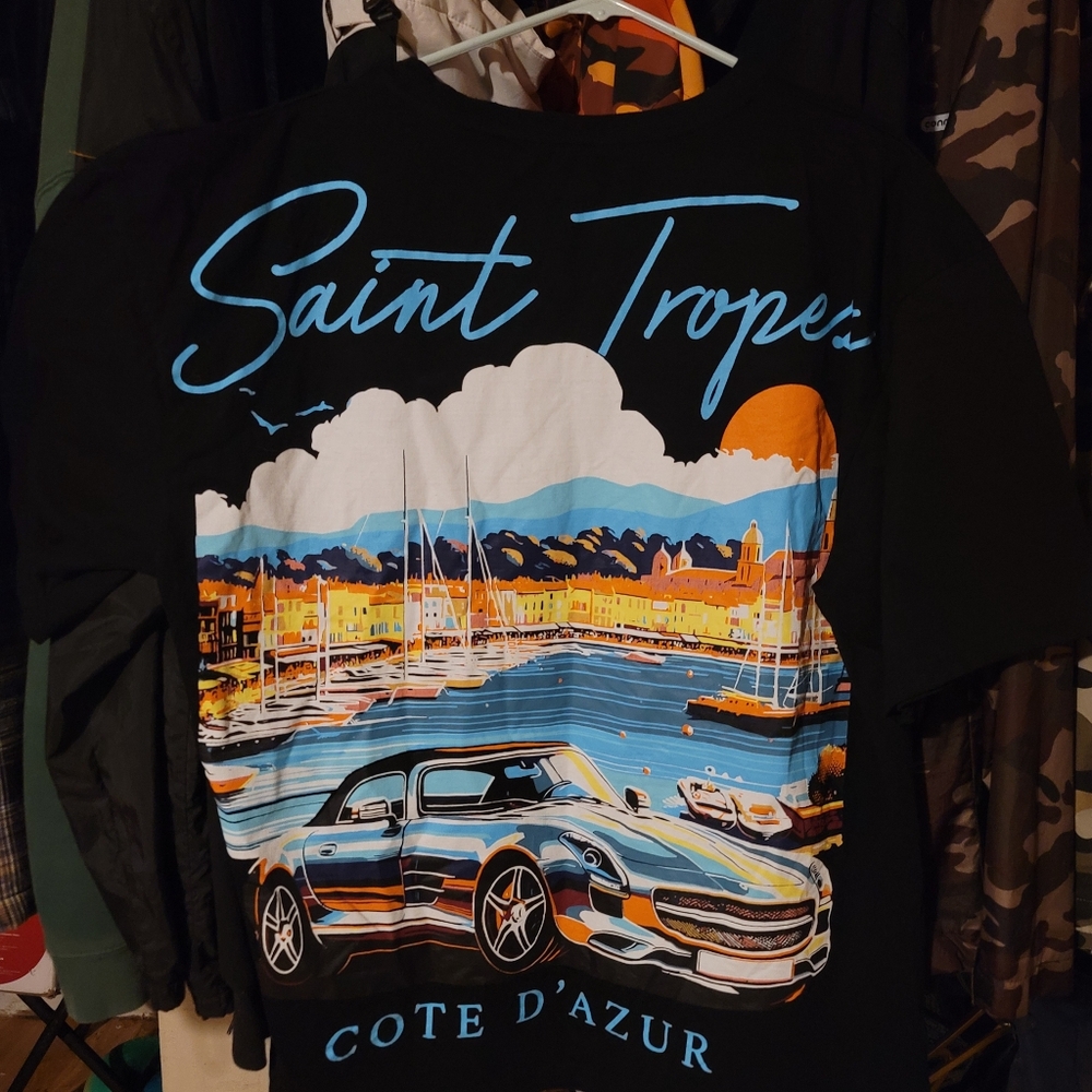 Saint Tropes Black Graphic Tee